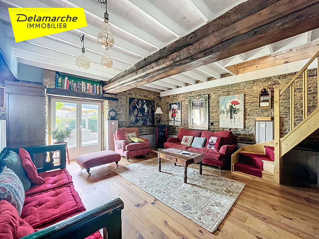 Maison à SAINT-HILAIRE-DU-HARCOUET