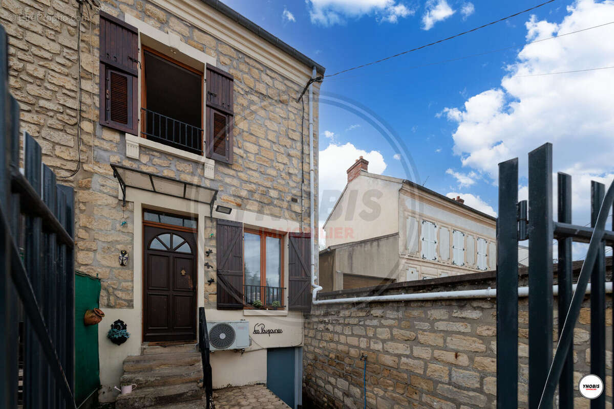 Maison à LES MUREAUX