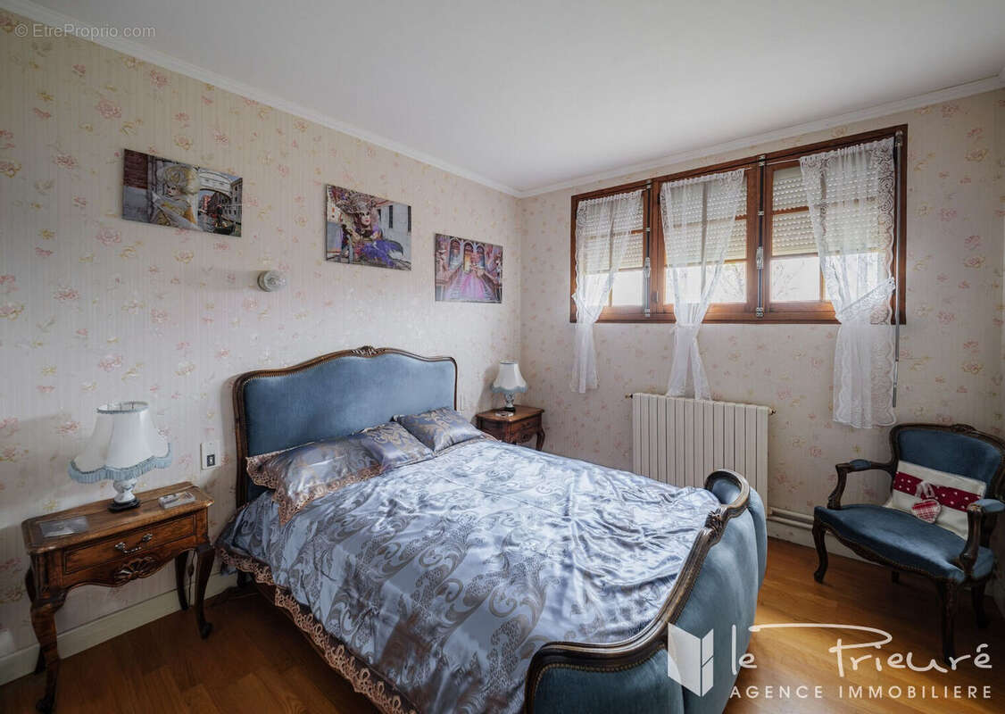 Maison à MIRANDOL-BOURGNOUNAC