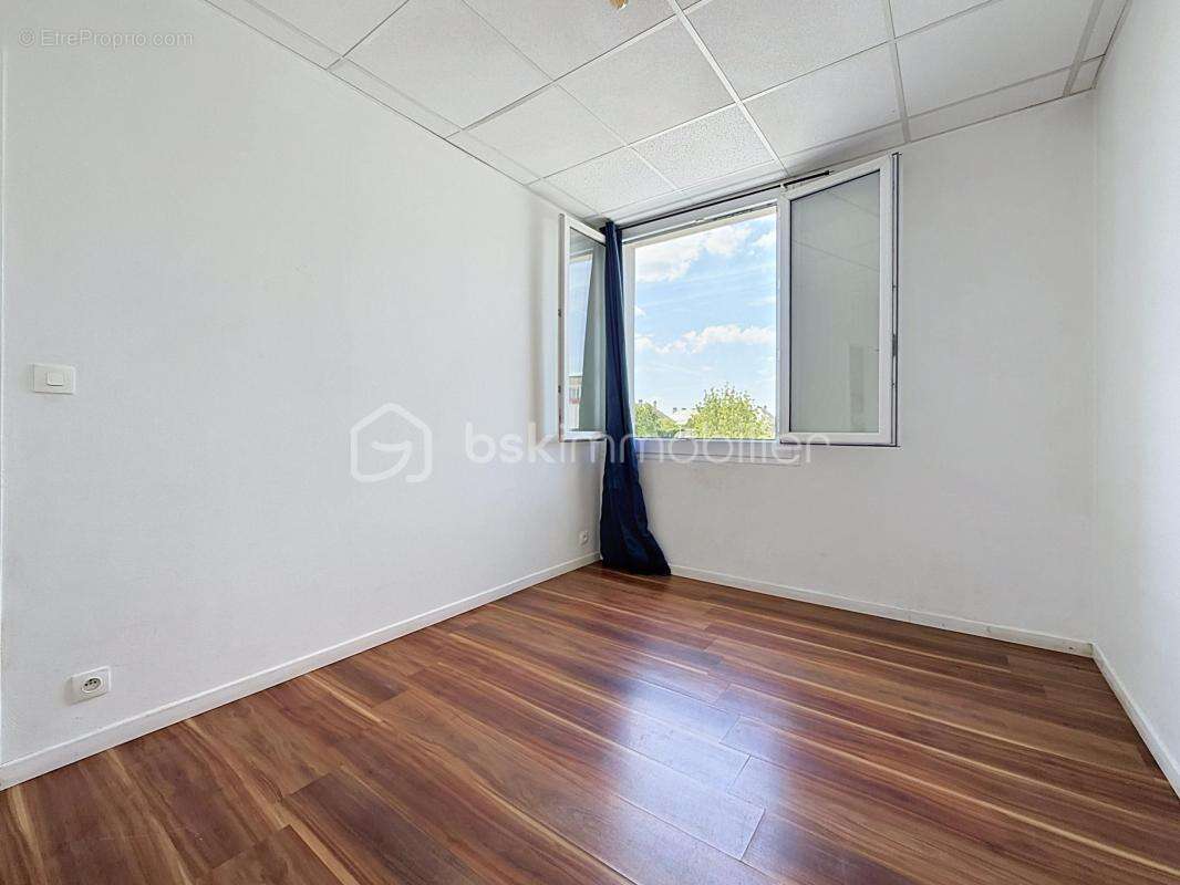 Appartement F3 en plein centre ville - photo 4
