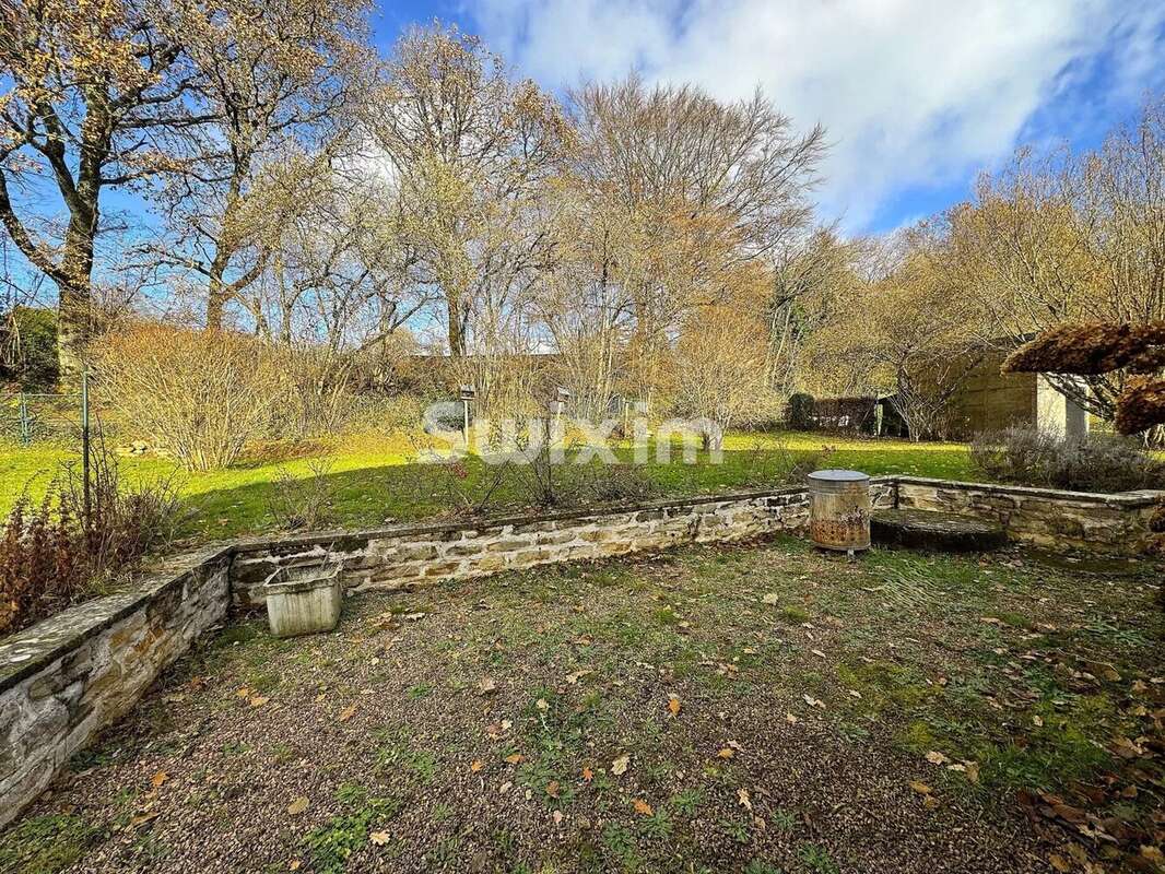 Maison à MONTSAUCHE-LES-SETTONS