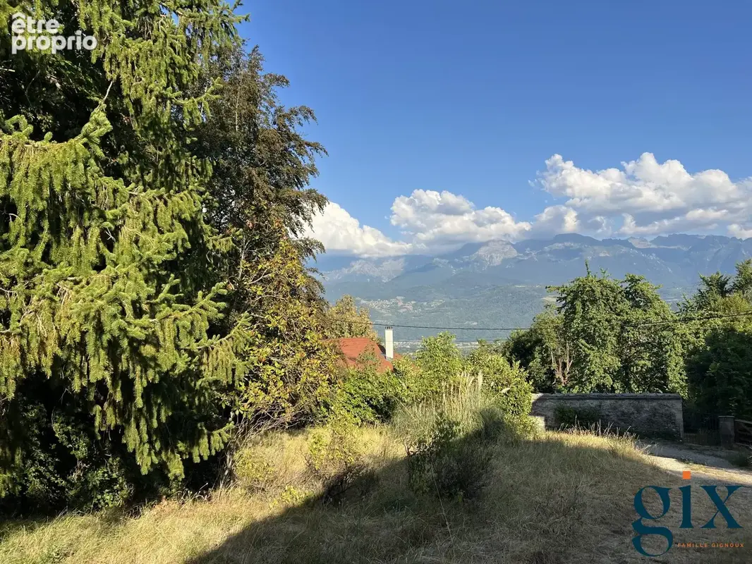 Terrain à MEYLAN
