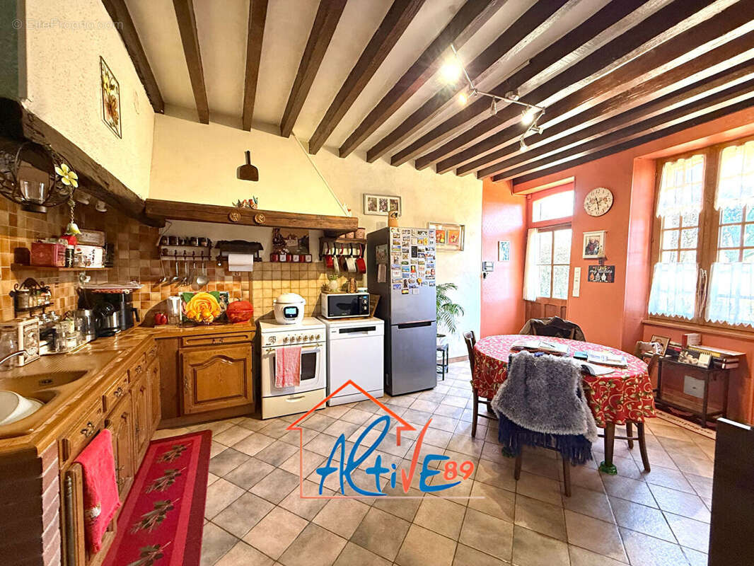 Maison à GUERCHY
