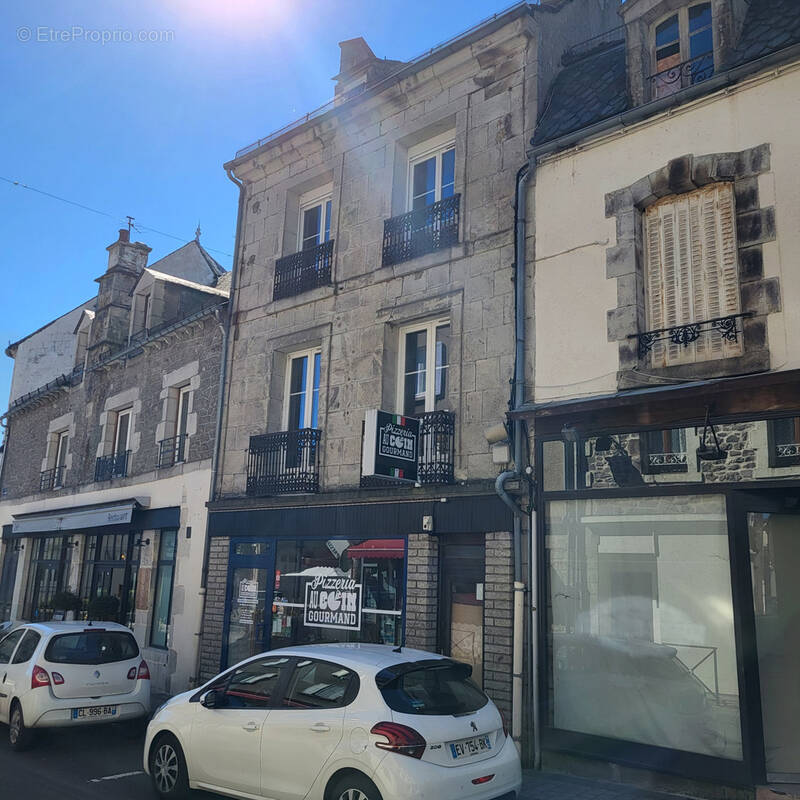 Appartement à RIOM-ES-MONTAGNES