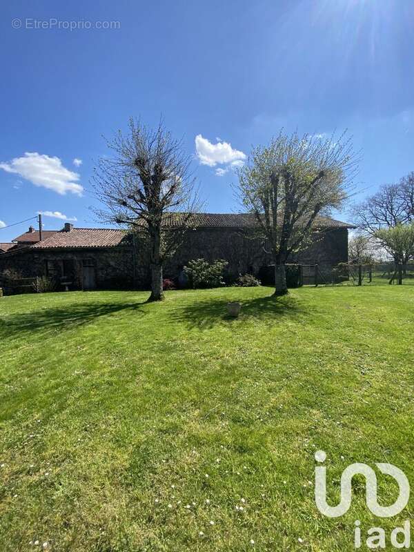 Photo 5 - Maison à SAINT-JUNIEN-LES-COMBES