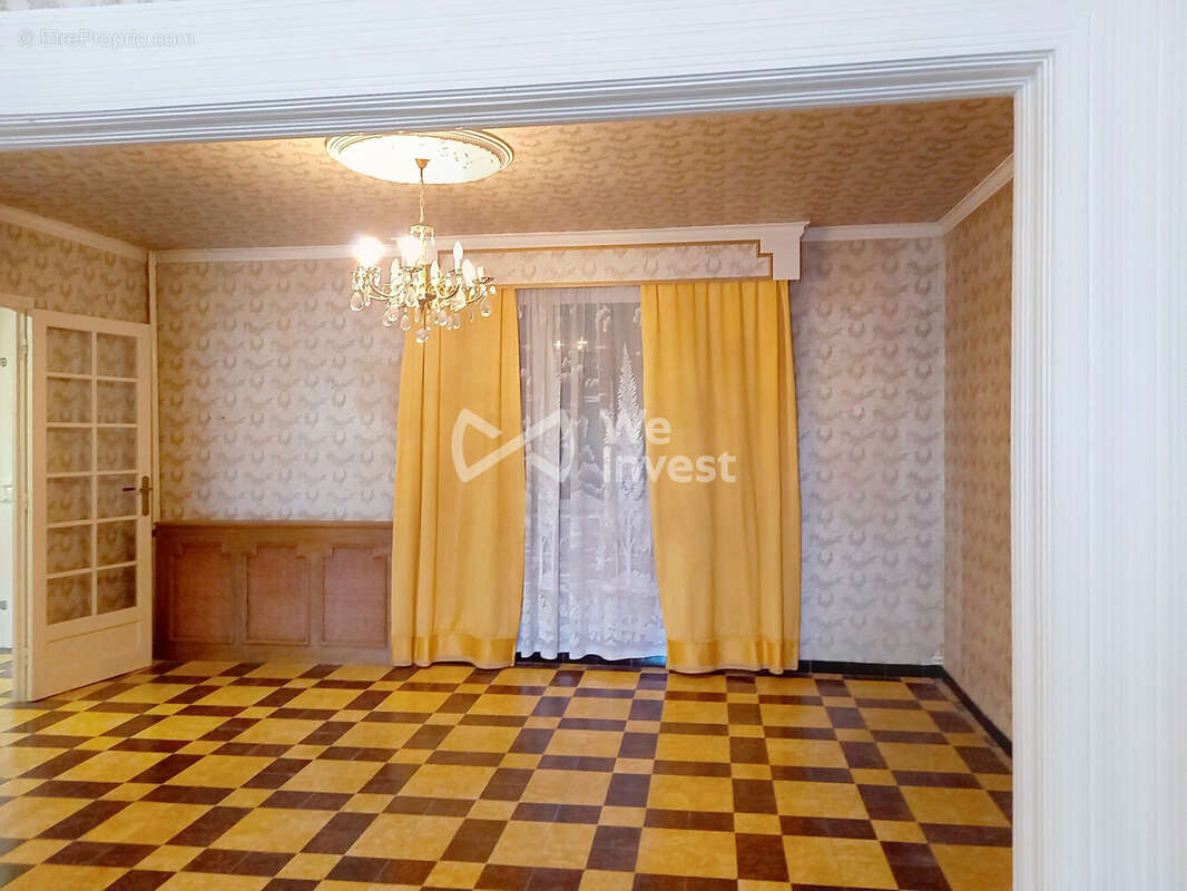 Maison à AVESNES-SUR-HELPE