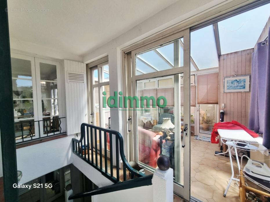 Rare Draguignan belle maison de ville F3/4 107m2 terrasse véranda 2 garages caves 267000€ dpe d - photo 5