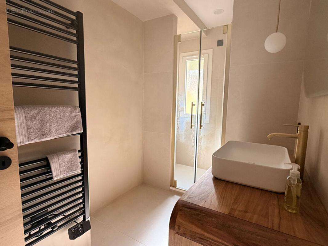 Appartement à SIX-FOURS-LES-PLAGES