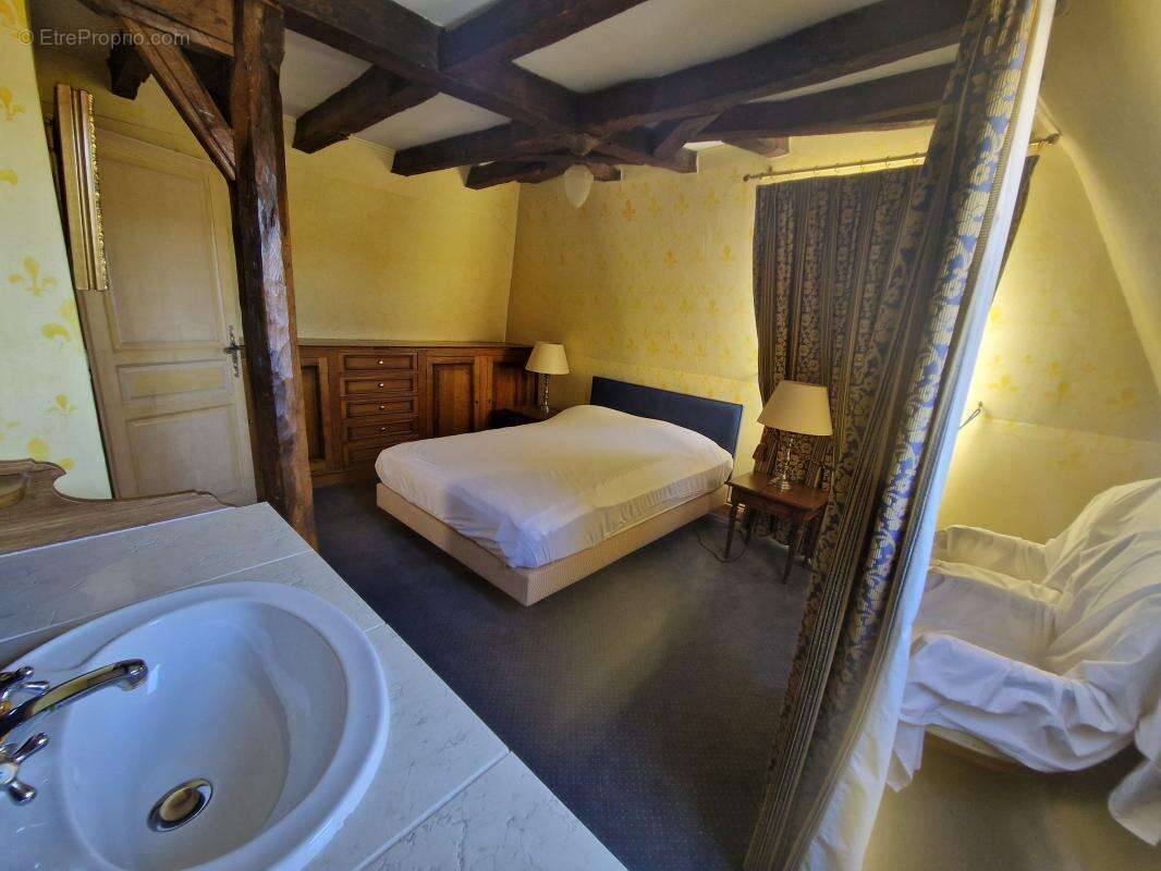 Maison de caractère  9 pièces, 217 m², Terrasson la Villedieu 24120 - photo 24
