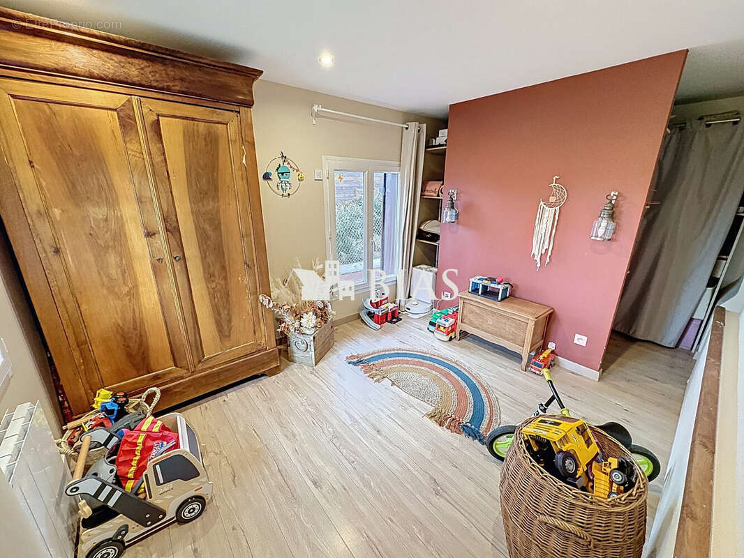 Maison à BOURG-ACHARD