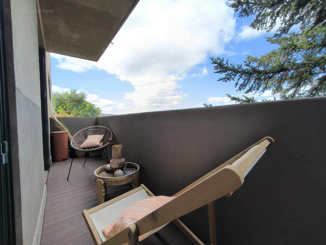 Appartement à SAINT-ETIENNE