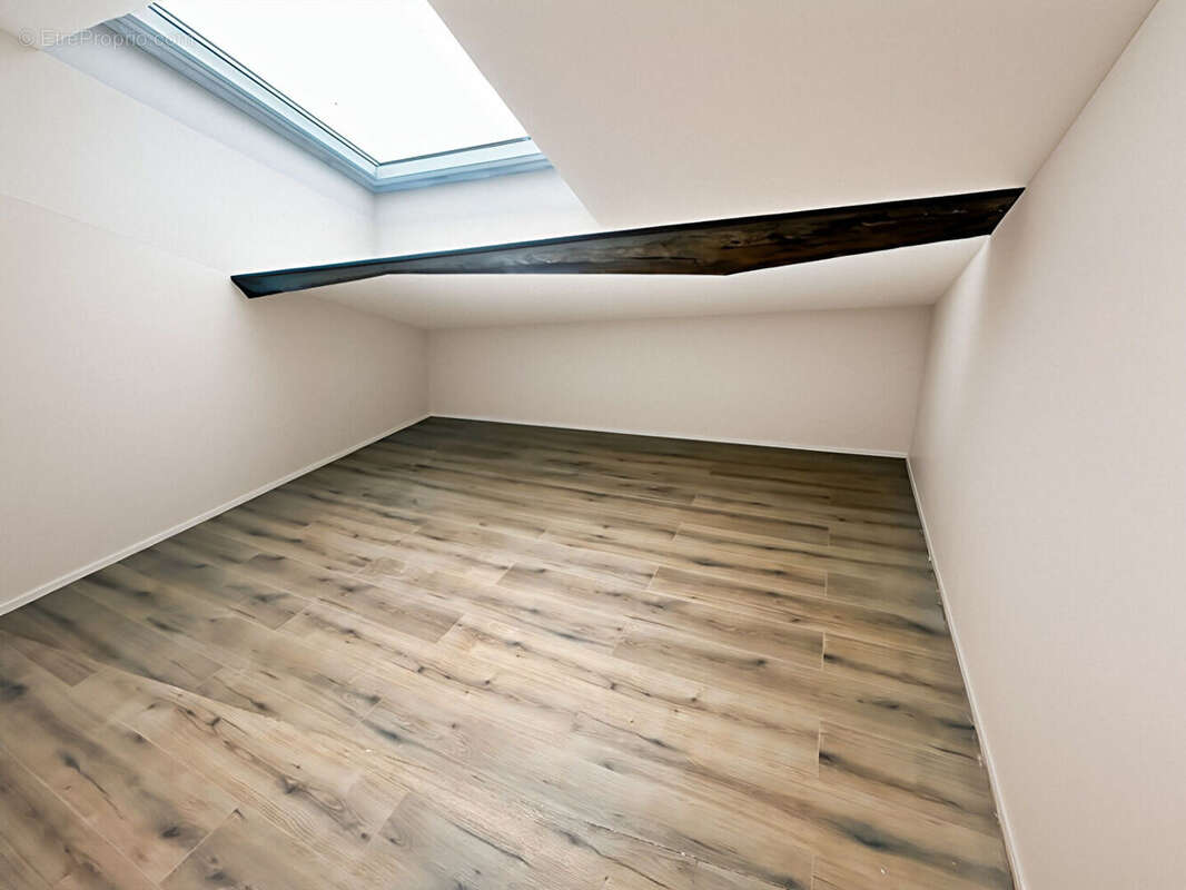 Maison à VAULX-MILIEU