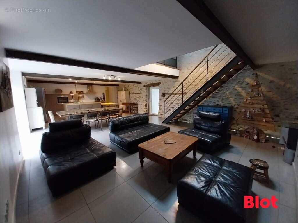 Maison à SAINT-AUBIN-D'AUBIGNE