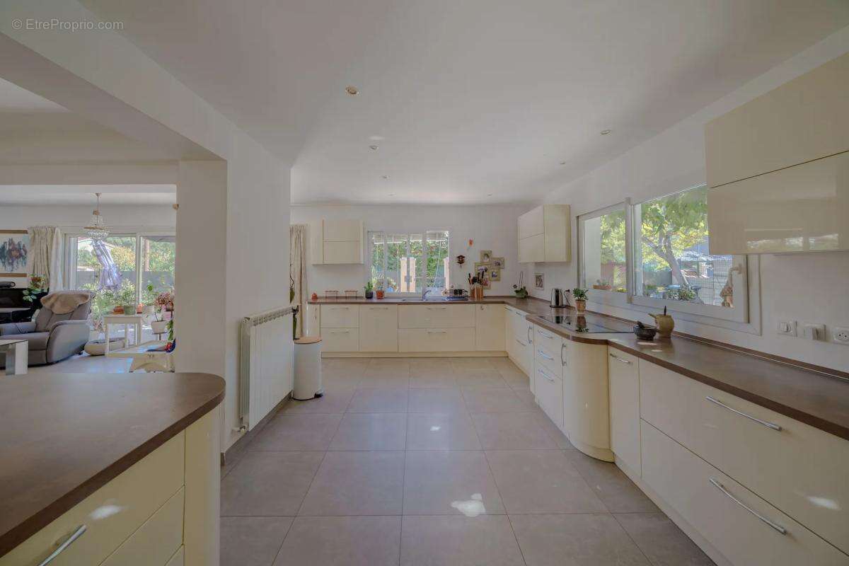 Maison à LA VALETTE-DU-VAR