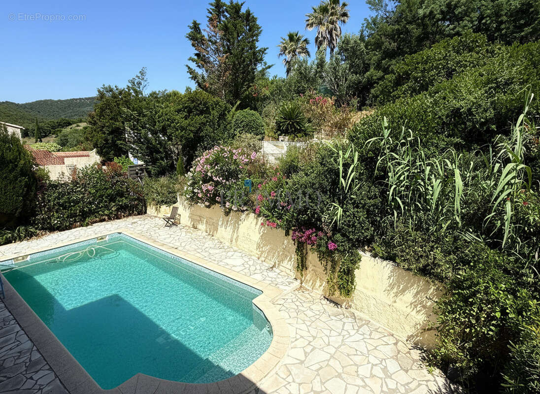 Maison à LES ISSAMBRES