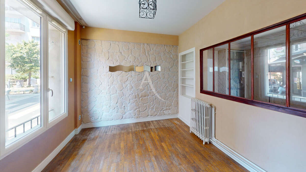 Appartement à LES LILAS