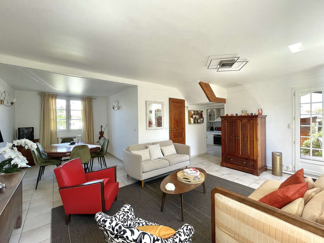 Maison à FONTENAY-LE-FLEURY