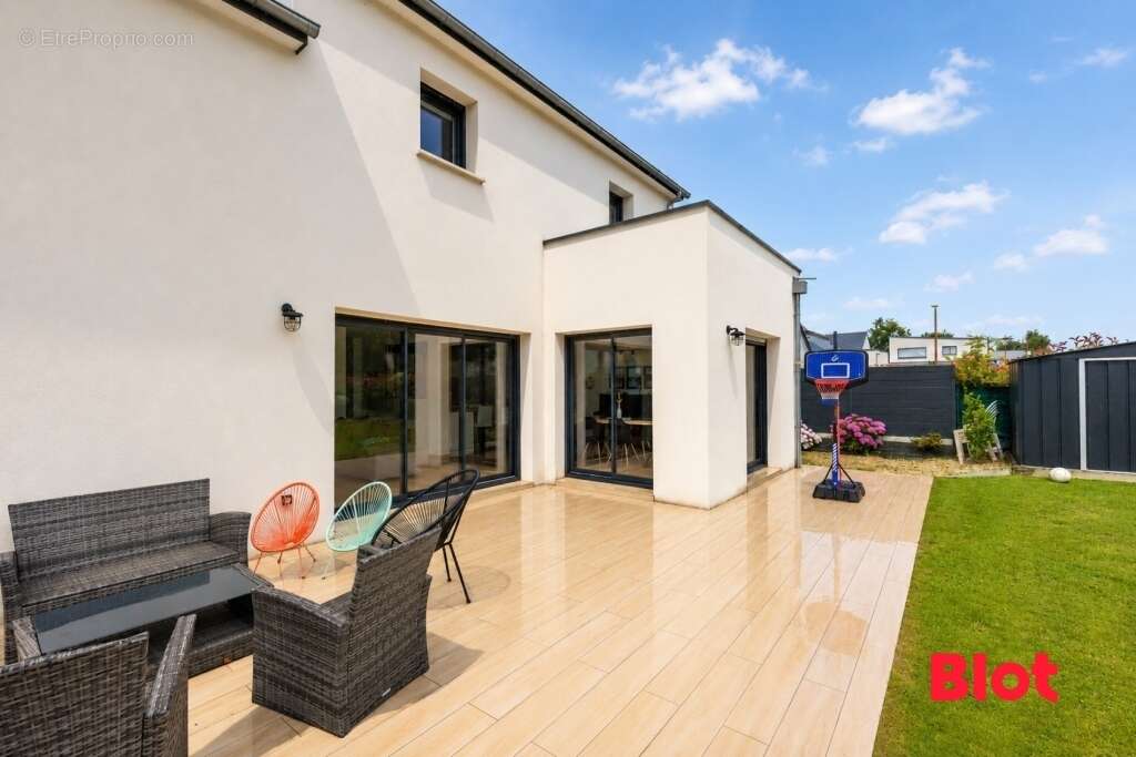Maison 172 m² à Bedee  - photo 2