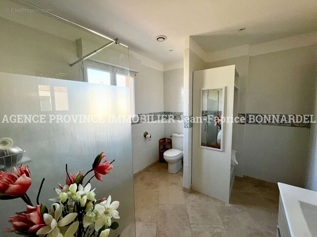 Maison à SUZE-LA-ROUSSE