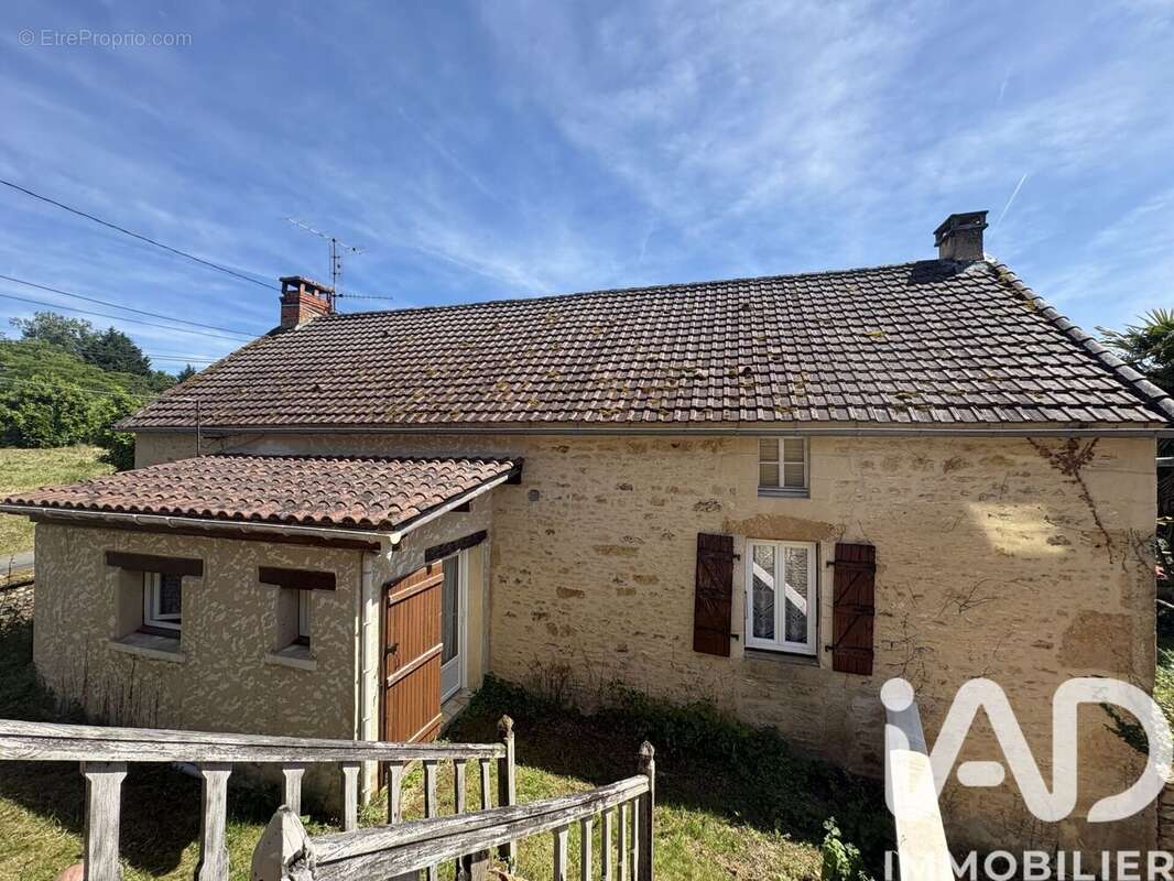 Photo 2 - Maison à LA CHAPELLE-AUBAREIL