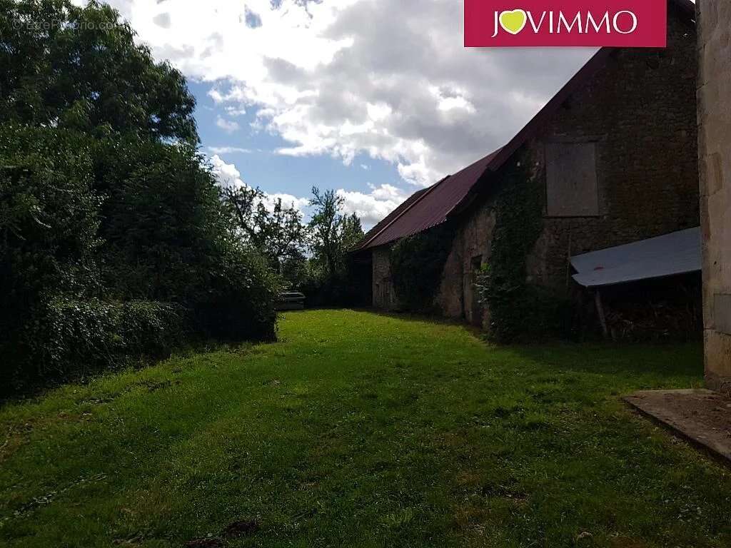 Maison à SAINT-PRIEST-DES-CHAMPS