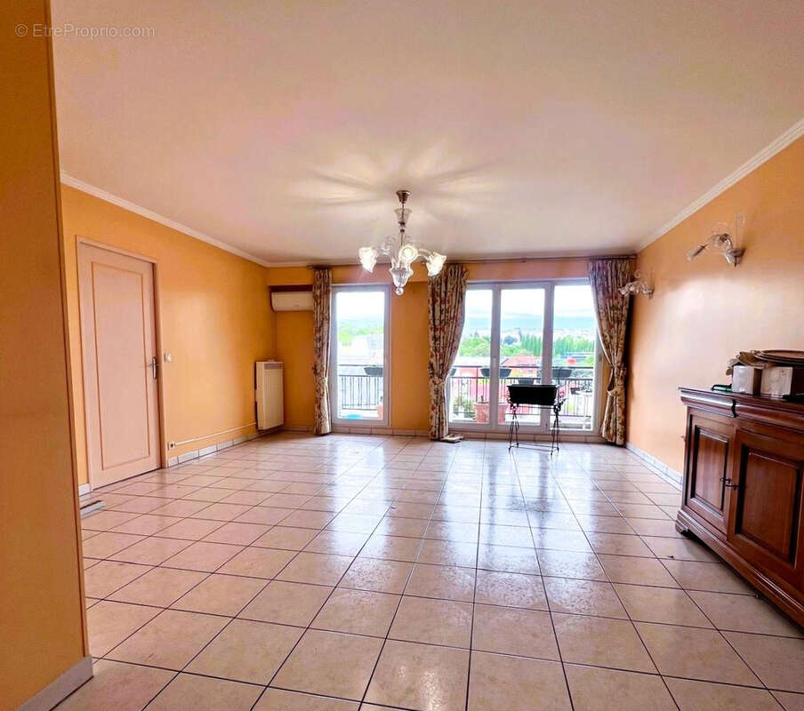 Appartement à ROSNY-SOUS-BOIS