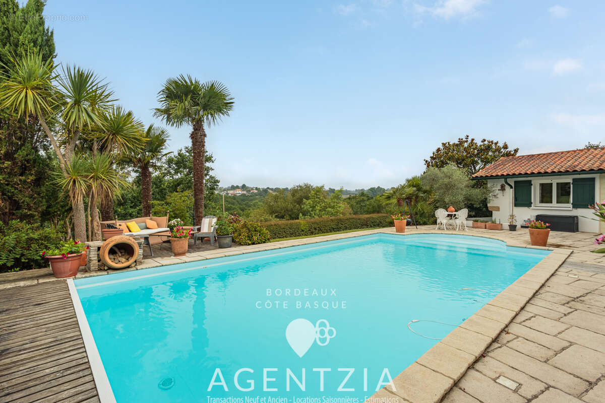 Villa de standing 5 chambres piscine golf de bassussarry - photo 8