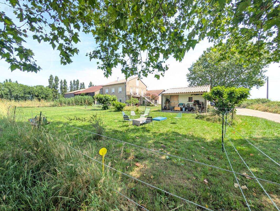 Ensemble immobilier  à Mas Thibert - photo 5