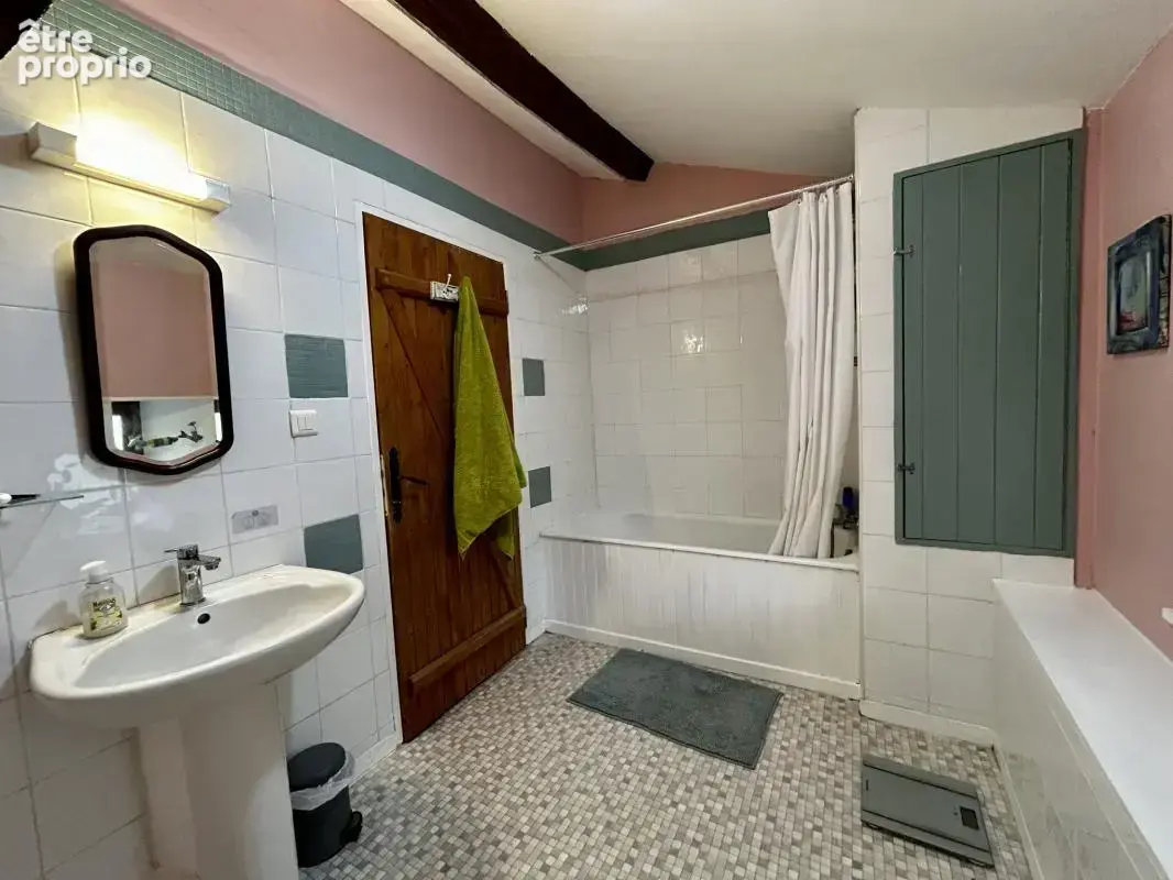 Corps de ferme, 2 gîtes accessibles PMR et une autre maison - photo 15