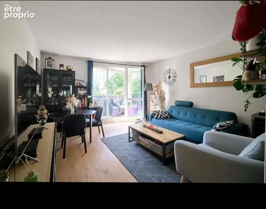 Appartement à COURBEVOIE