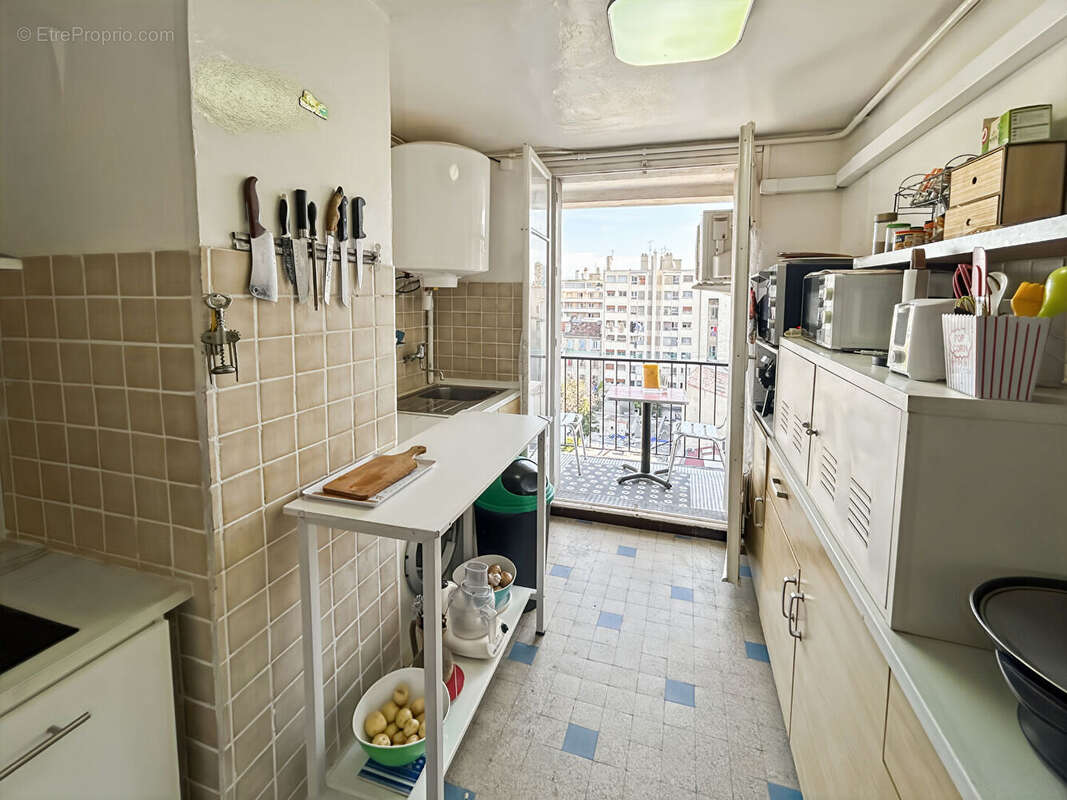 Appartement à MARSEILLE-3E