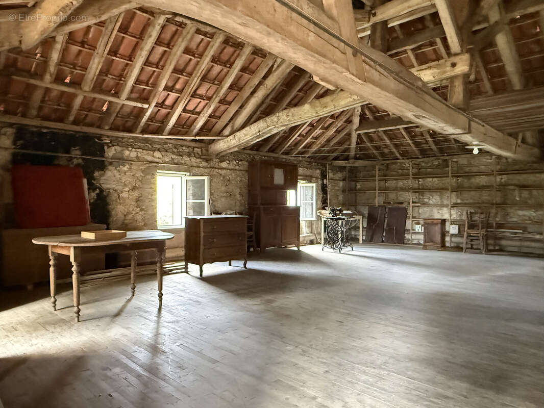 Charmante propriété en piere avec pigeonnier et dépendances - photo 16