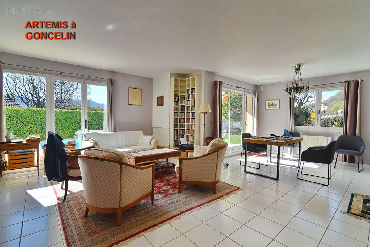 Maison à MONTBONNOT-SAINT-MARTIN