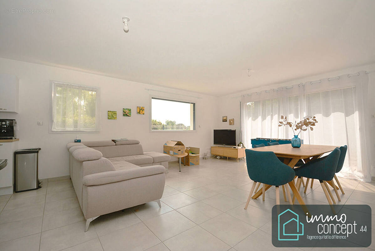 Maison à SAINT-LEGER-LES-VIGNES