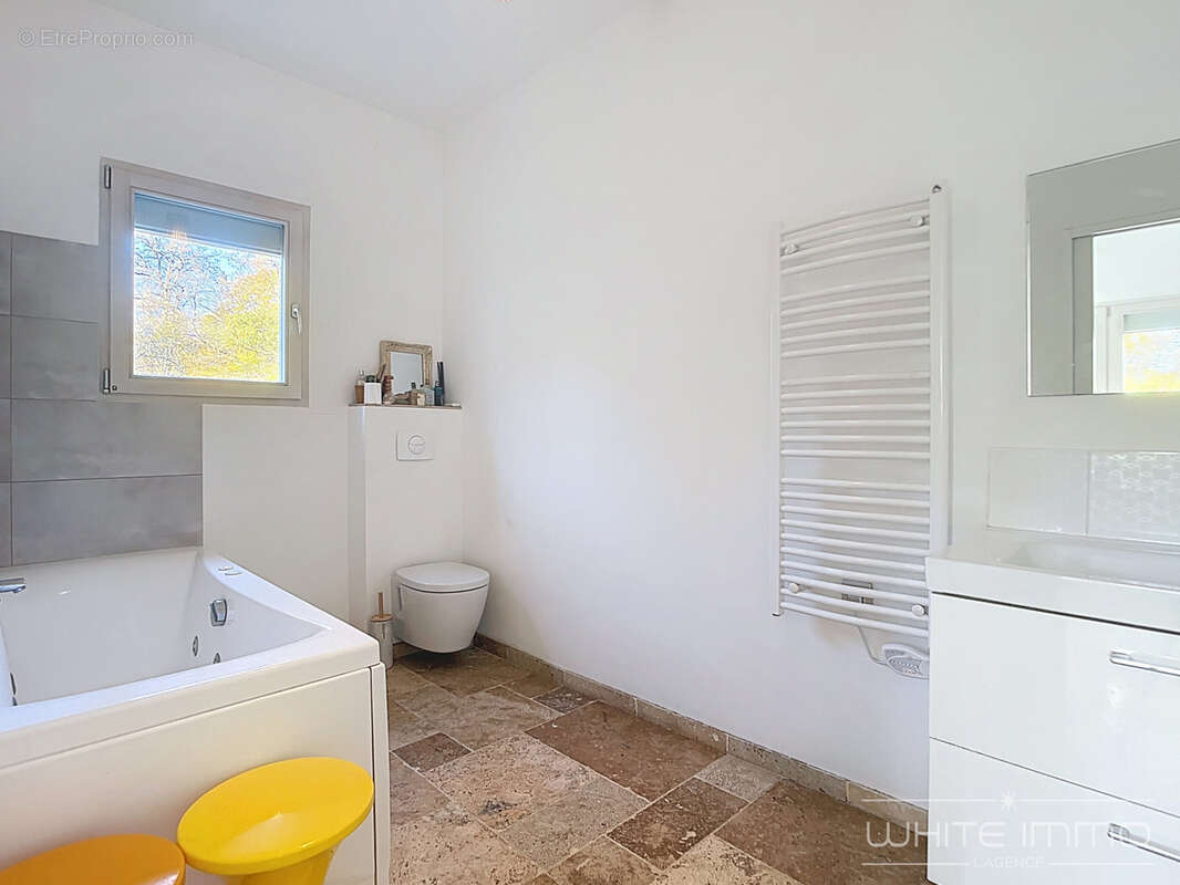 Maison à FRANCHEVILLE