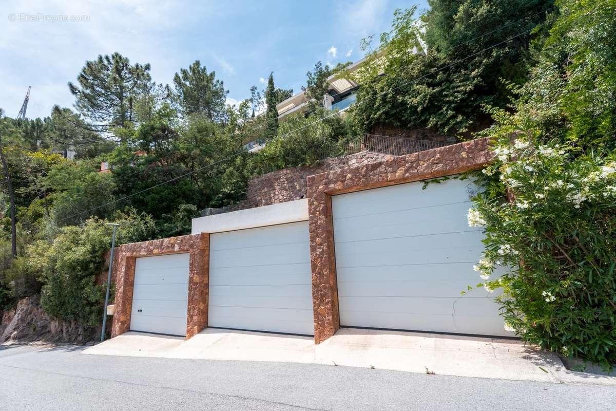 Maison à THEOULE-SUR-MER