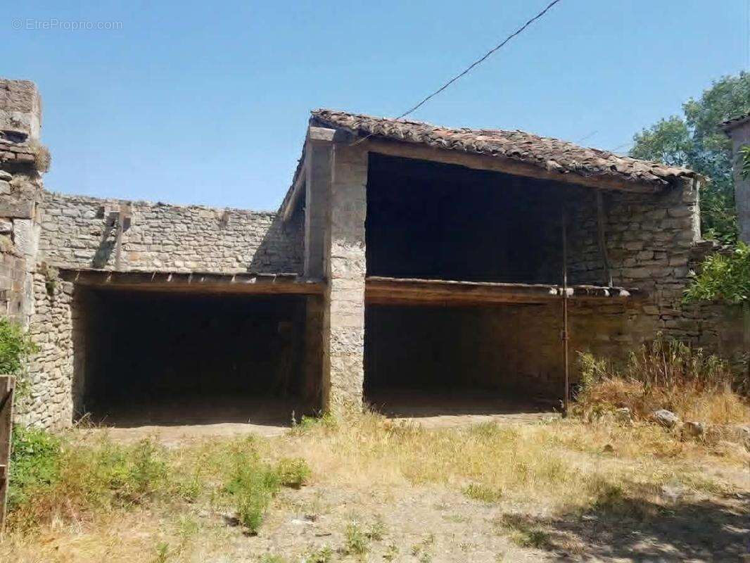  À VENDRE : Maison de caractère en pierres + dépendance - Cœur de Berrias ! - photo 3