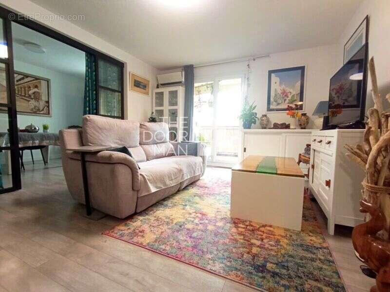 Appartement à SIX-FOURS-LES-PLAGES