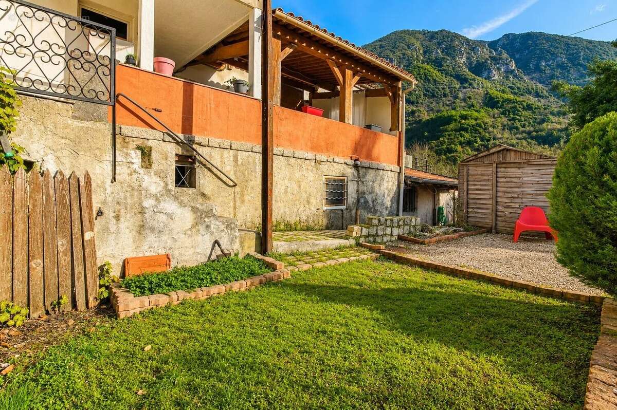 Tournefort (La Courbaisse) Appartement 3p terrasse et jardin - photo 17