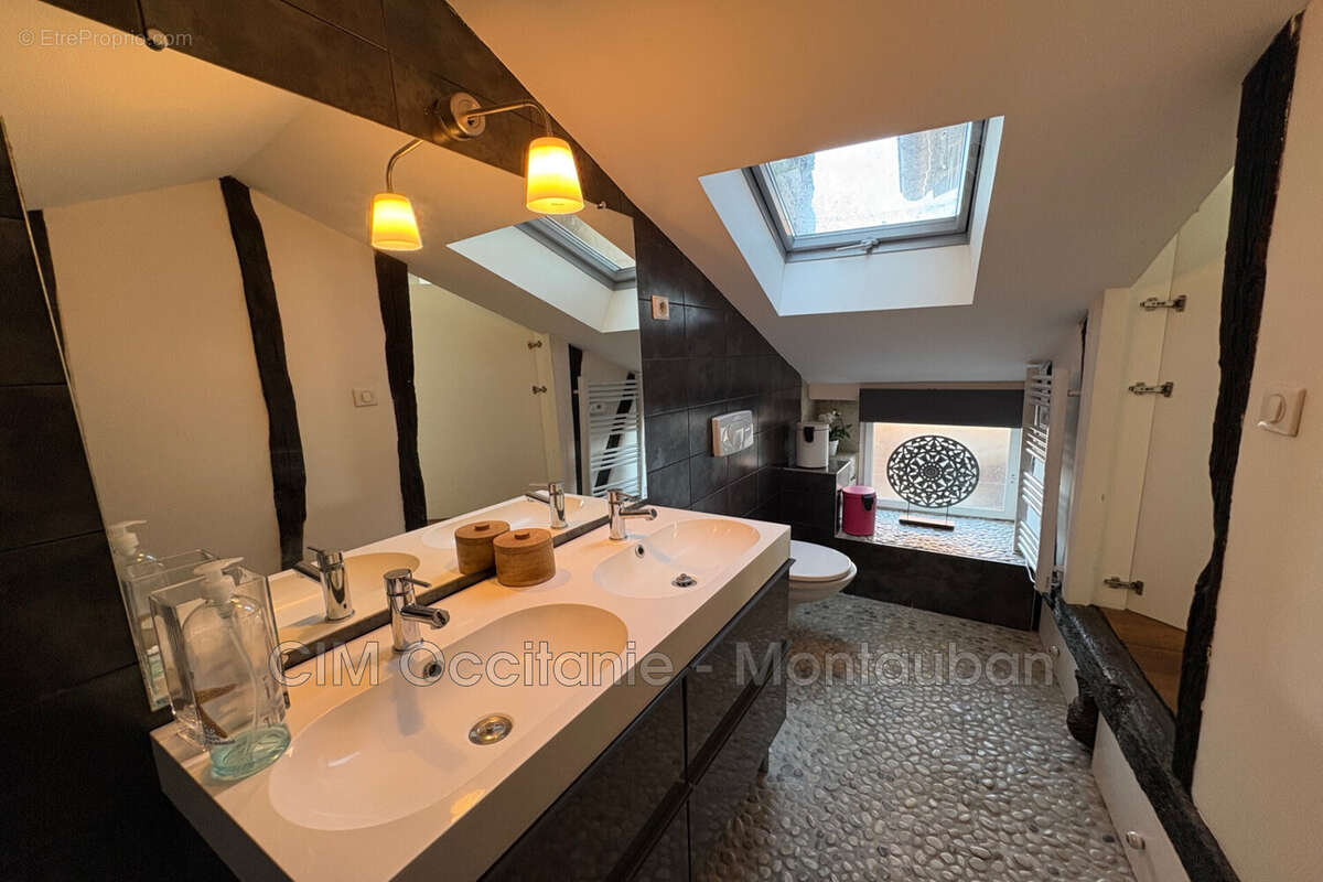 Appartement à SAINT-ANTONIN-NOBLE-VAL