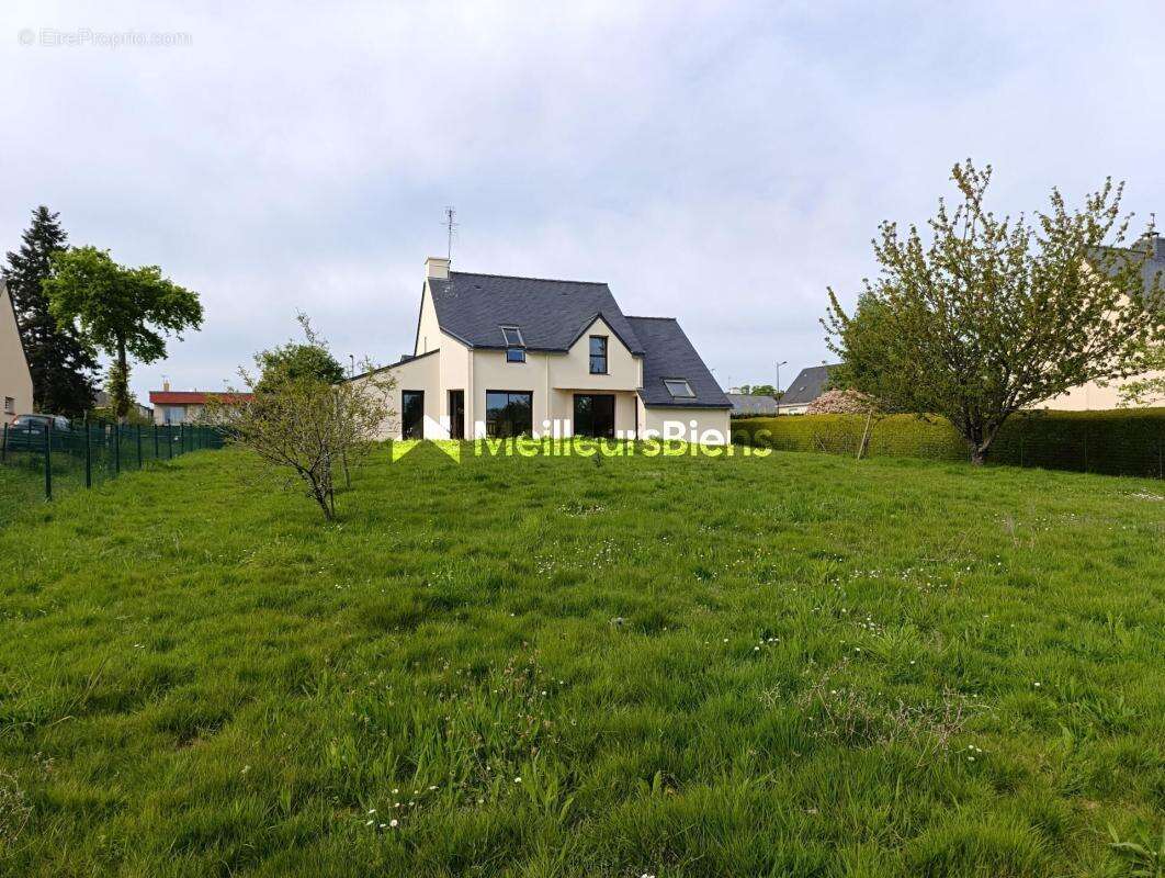 Maison à MAURE-DE-BRETAGNE