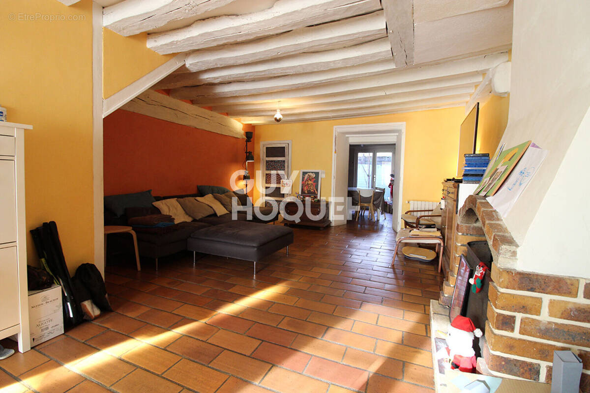 Maison à CHAUMES-EN-BRIE