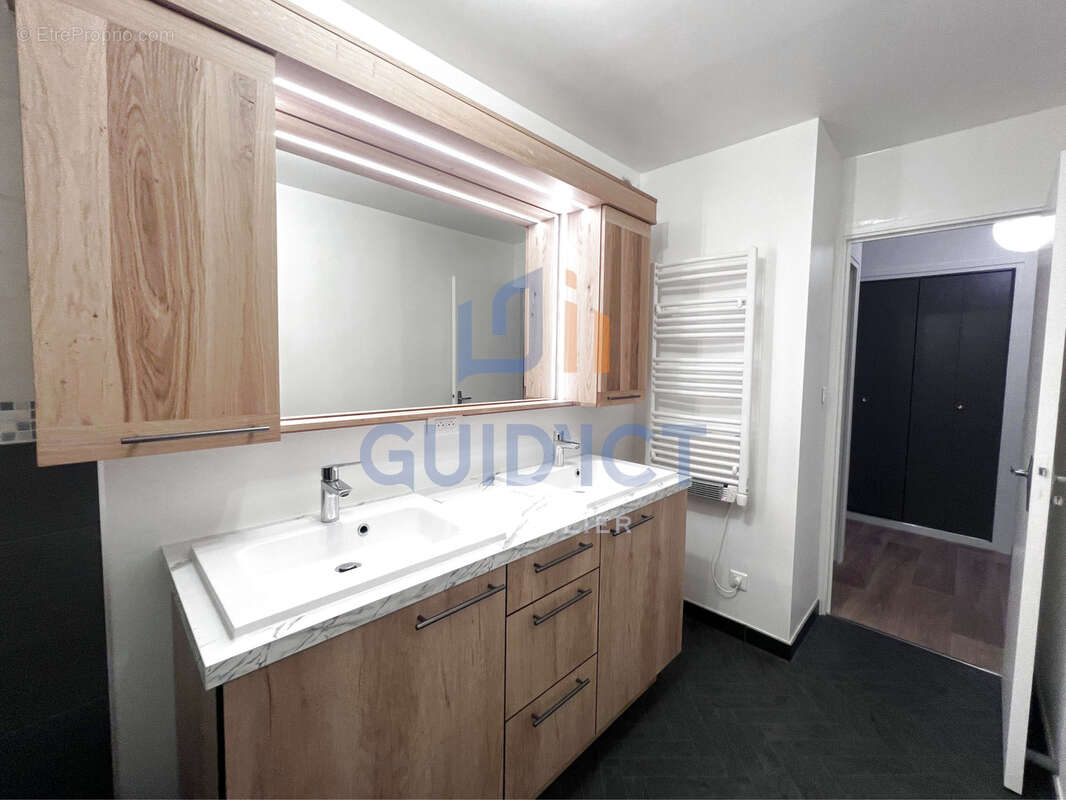Appartement T4 lumineux entièrement rénové   DPE B   2 balcons   Parking privatif sécurisé - photo 13
