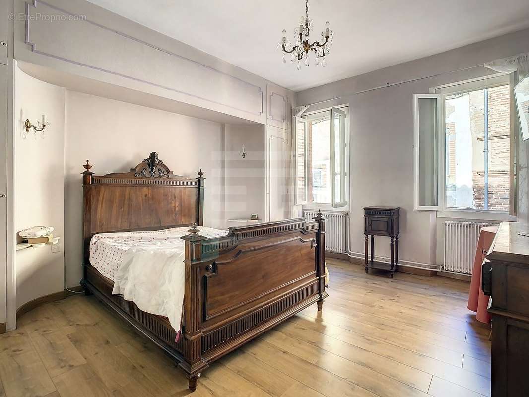 Maison à LISLE-SUR-TARN