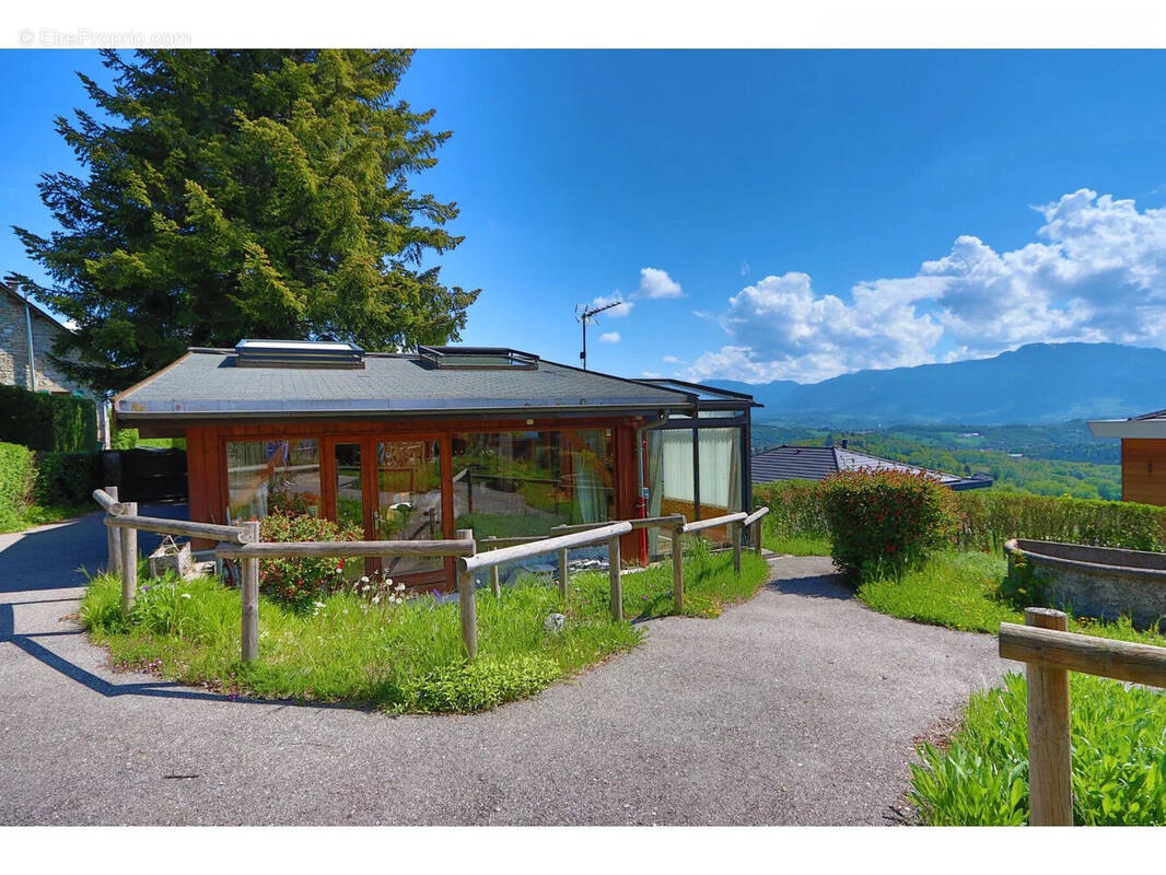 Maison à CUVAT