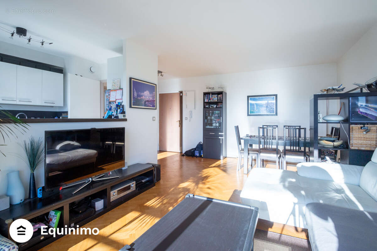 Appartement à NEUILLY-SUR-SEINE