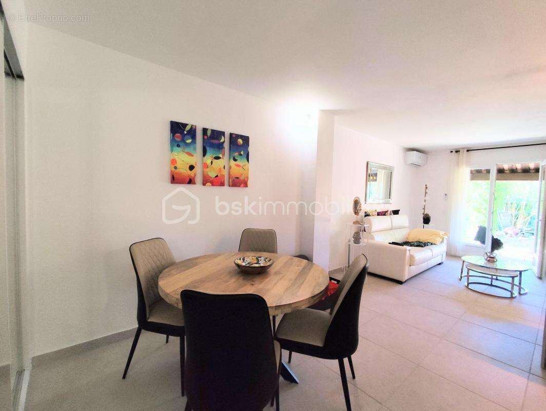 Appartement à LORGUES