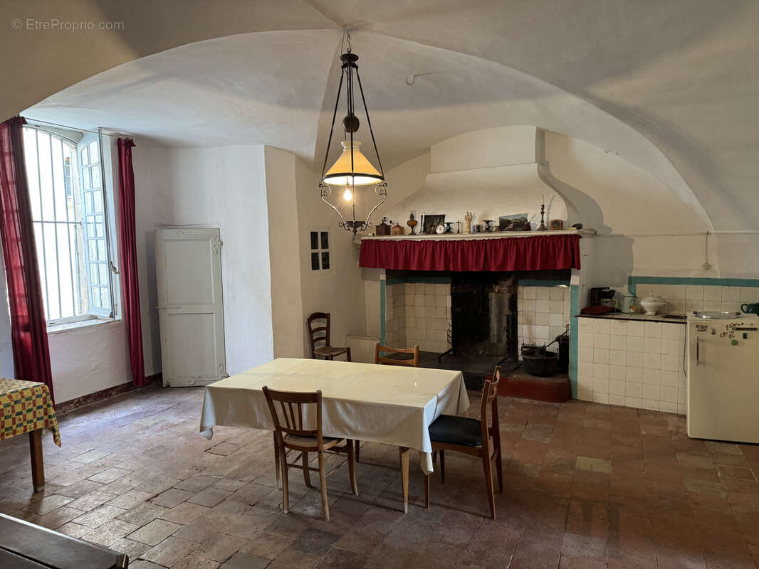 Maison à MONTPEYROUX