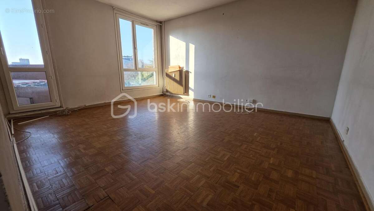 Appartement à CORBEIL-ESSONNES