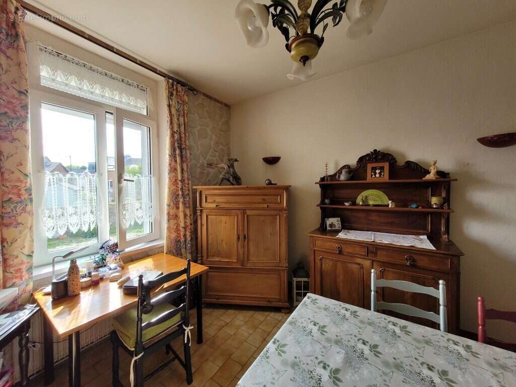 Maison à AVESNELLES